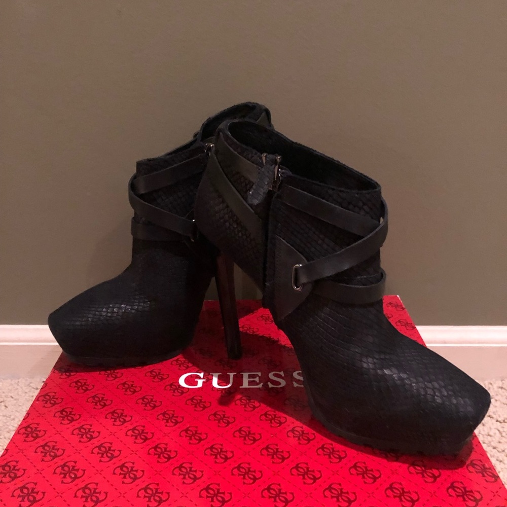 Never Worn Guess heels